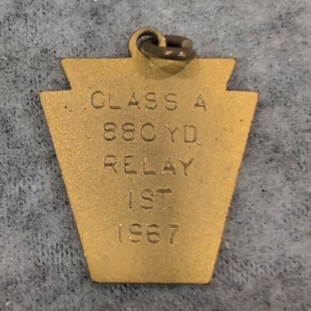 Vintage 1967 PIAA District One Championship Track Medal 1st Place 880 Yard Relay - Picture 2 of 3